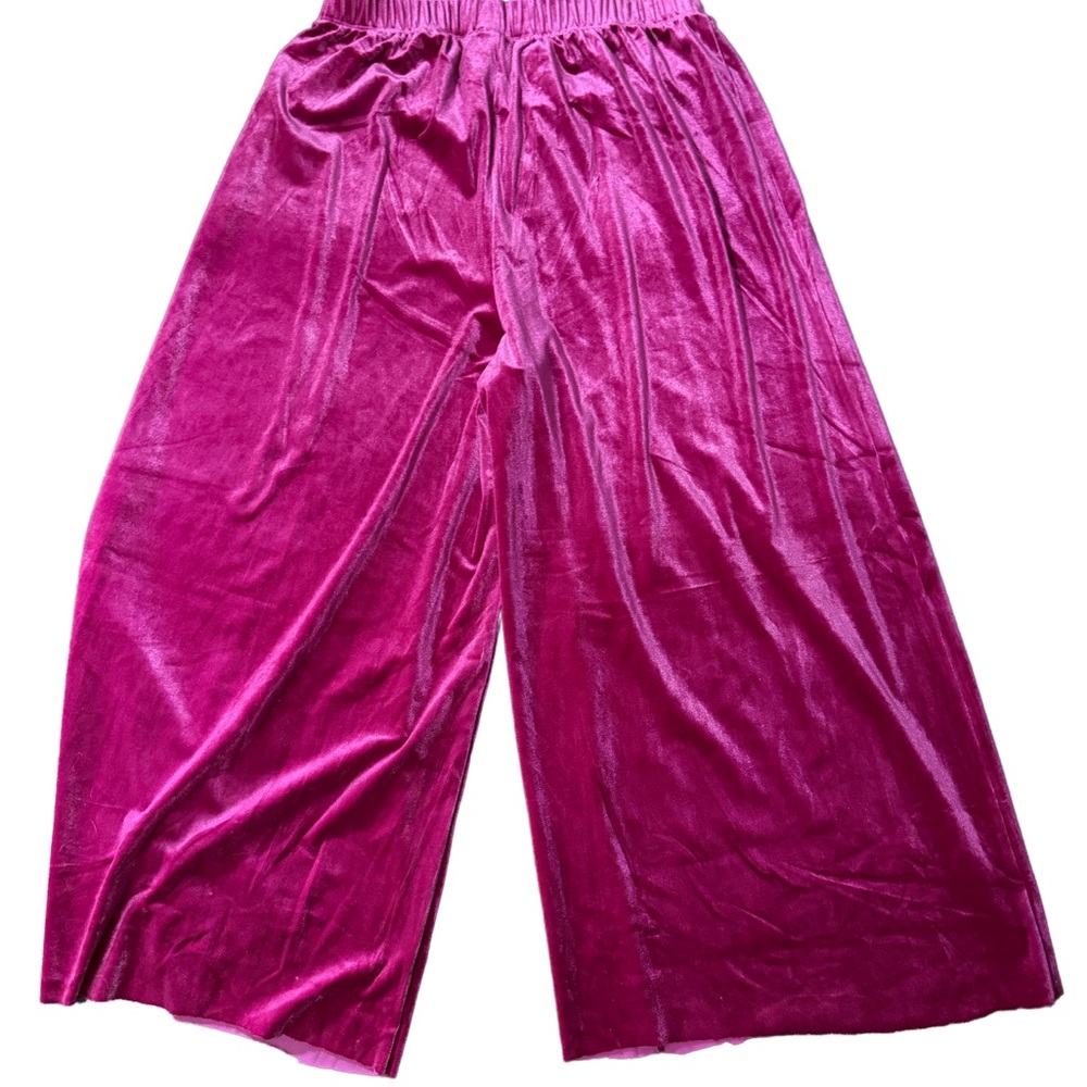 Zenana Outfitters Pink Velvet Wide Leg Cropped Pants